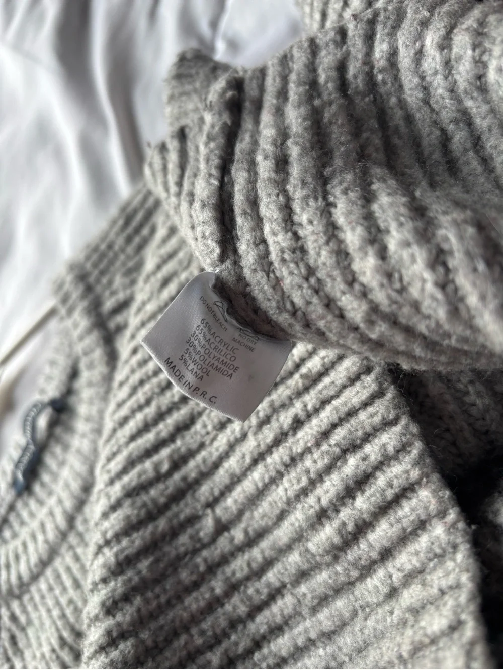 Brandy Melville Gray Ribbed Knit Crew Neck Raglan Pullover Sweater One Size